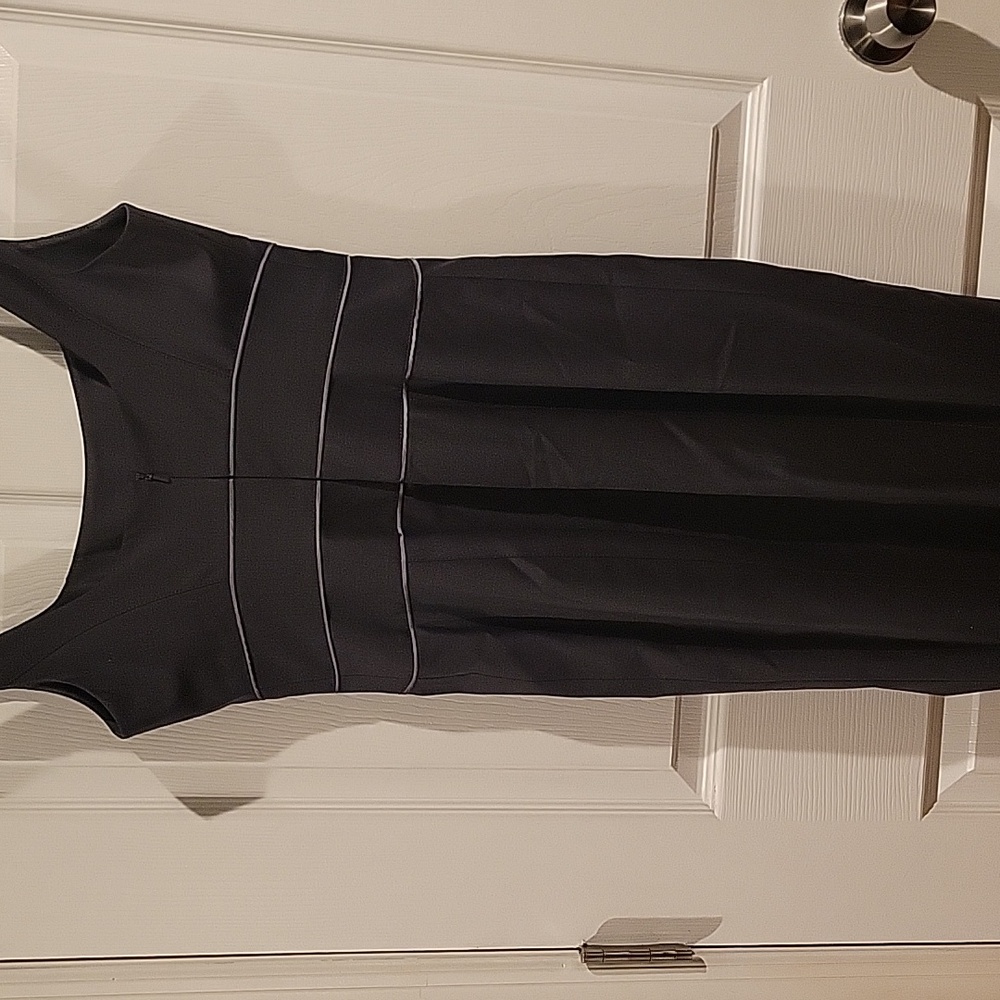 bebe 2 Piece Set. Dark Gray Tailored Women's Blazer and Dress Set - Picture 10 of 13
